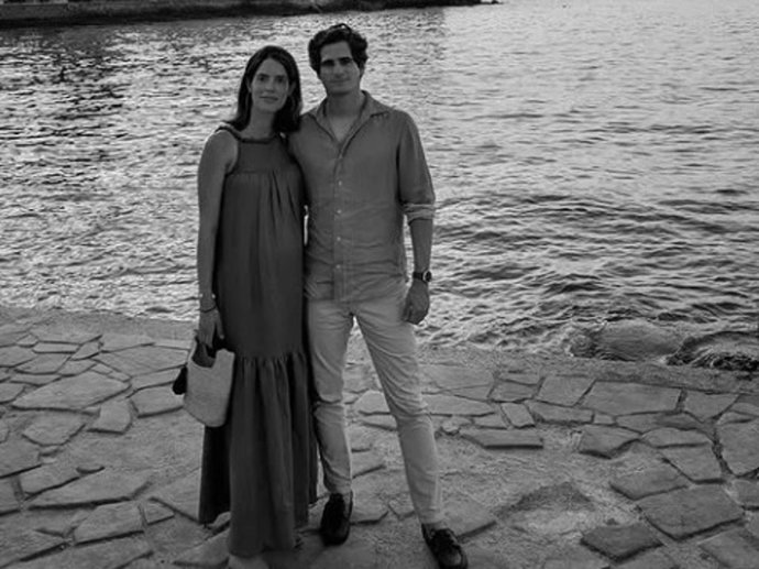 Los duques de Huéscar están disfrutando de unas vacaciones en una de las islas más exclusivas de Grecia