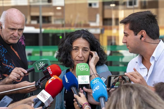 Patricia Ramírez, madre de Gabriel Cruz, atiende a los medios a la salida del Juzgado de Instrucción número 1 de Almería.