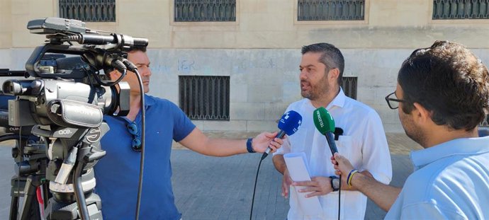 El portavoz del Grupo Municipal Socialista en el Ayuntamiento de Huelva, Francisco Baluffo.