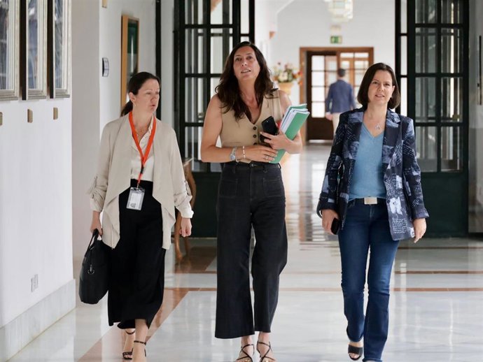 Loles López junto a Vanessa García y Concha Cardosa.