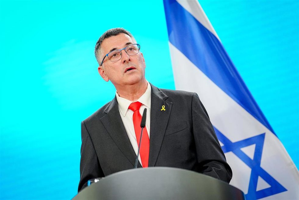 Archivo - El ministro de Exteriores de Israel, Gideon Saar, durante una rueda de prensa en la capital de Alemania, Berlín (archivo)