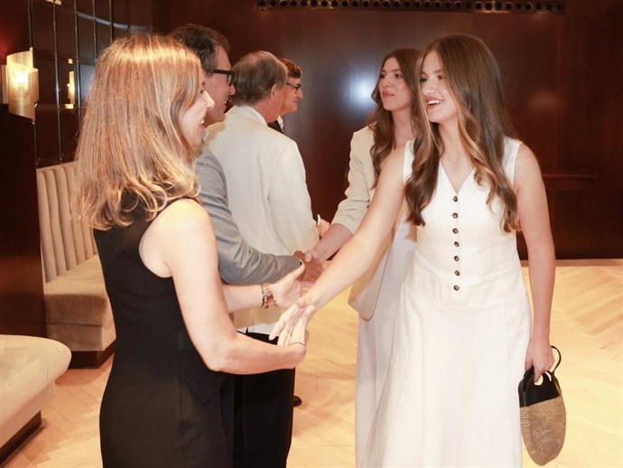 Los Reyes, la Princesa de Asturias y de Girona y la Infanta Sofía ya se encuentran en Barcelona para presidir esta tarde la ceremonia de entrega de los #PremiosPrincesaDeGirona 2025