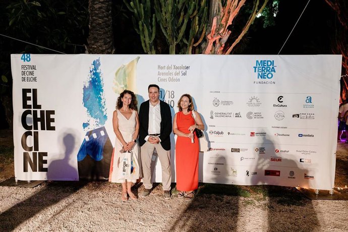 Miembros del Centro Comercial L'Aljub en el photocall del FICIE.