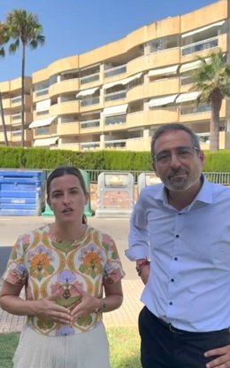 Los regidores del grupo socialista en el Ayuntamiento de Llucmajor Jaume J. Oliver y Elsa Herránz.