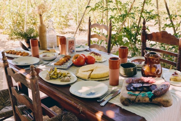 Dani García convierte Madrid en su puerto gastronómico de verano con menús internacionales y brunch con champán