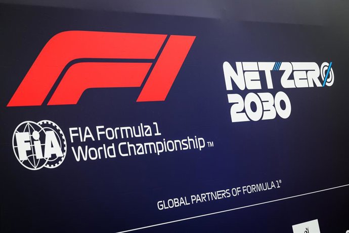 Archivo - F1 logo Net Zero Emission by 2030 during the Formula 1 Lenovo British Grand Prix 2022, 10th round of the 2022 FIA Formula One World Championship, on the Silverstone Circuit, from July 1 to 3, 2022 in Silverstone, United Kingdom - Photo Florent G