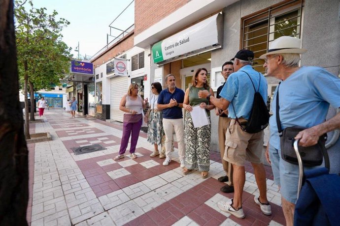 Comparecencia informativa del PSOE en el centro de salud de Poeta Manuel de Góngora