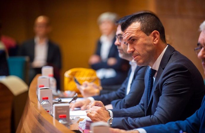 Archivo - Arxiu - El president de la Diputació de València, Vicent Mompó, en una imatge d'arxiu. 