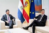 Sánchez firma con el presidente de Paraguay un nuevo acuerdo de migración circular