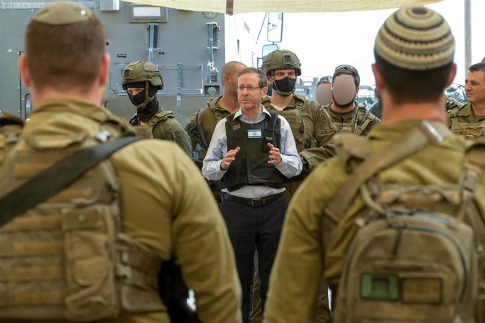 El presidente de Israel, Isaac Herzog, visita la Franja de Gaza por primera vez desde los ataques del 7 de octubre