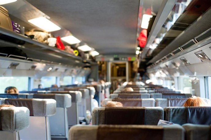 Archivo - Interior del tren. Imagen de archivo.