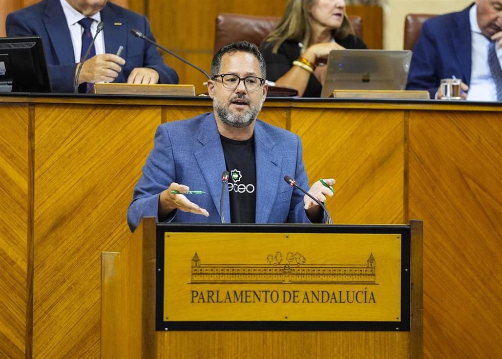 El portavoz del Grupo Mixto-Adelante Andalucía, José Ignacio García, interviene en el Pleno del Parlamento andaluz.