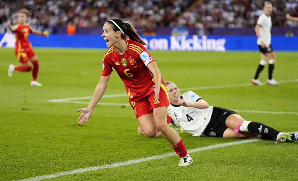 Aitana Bonmatí celebra el gol de la victoria ante Alemania en las semifinales de la Eurocopa de Suiza de 2025