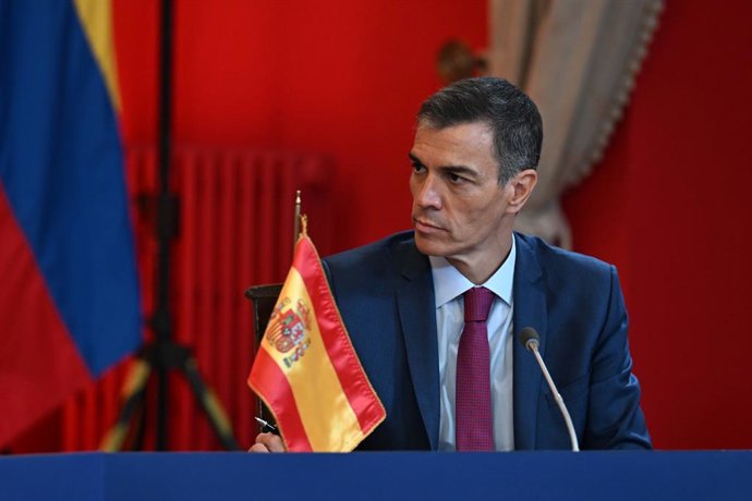 O Presidente do Governo, Pedro Sánchez, durante a "Reunião de Alto Nível, Democracia sempre", no Palacio de la Moneda, em 21 de julho de 2025, em Santiago do Chile (Chile).