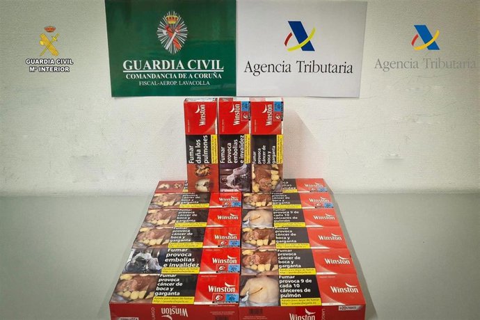 Intervenidas 150 cajetillas de tabaco en el aeropuerto de Santiago