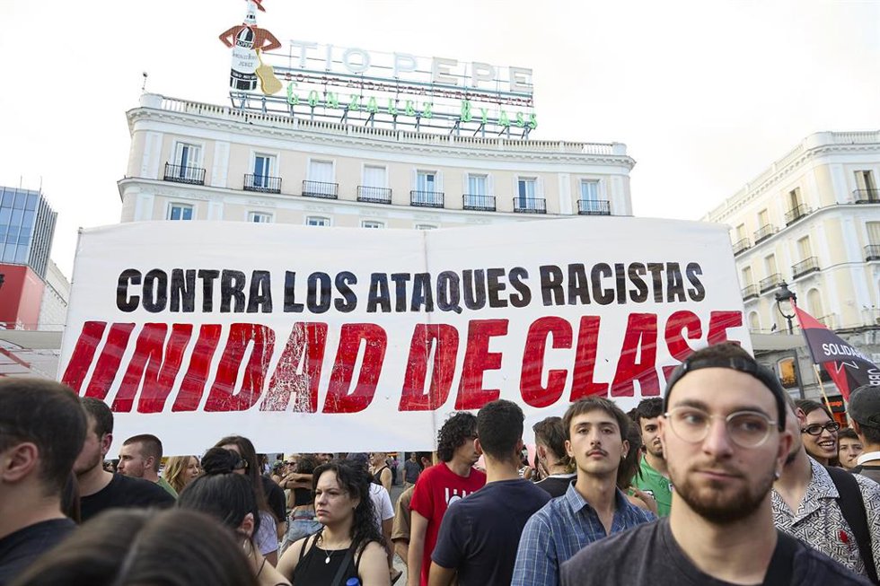 Varias personas durante una manifestación contra la xenofobia