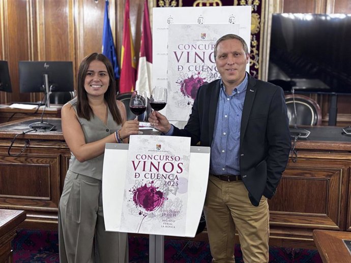 El presidente de la Diputación de Cuenca, Álvaro Martínez Chana, en rueda de prensa.