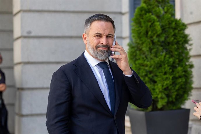 El líder de Vox, Santiago Abascal, durante una sesión plenaria extraordinaria, en el Congreso de los Diputados, a 22 de julio de 2025, en Madrid (España). El Congreso cierra este martes, 22 de julio, el curso parlamentario debatiendo en un Pleno extraordi