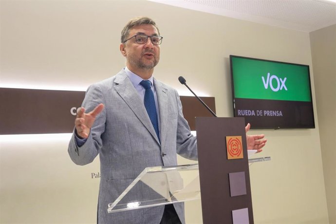El diputado de Vox Fermín Civiac.