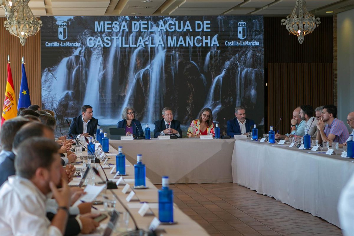 Page sugiere una auditoría a las Confederaciones Hidrográficas y exige aumentar un 30% la desalación del Levante