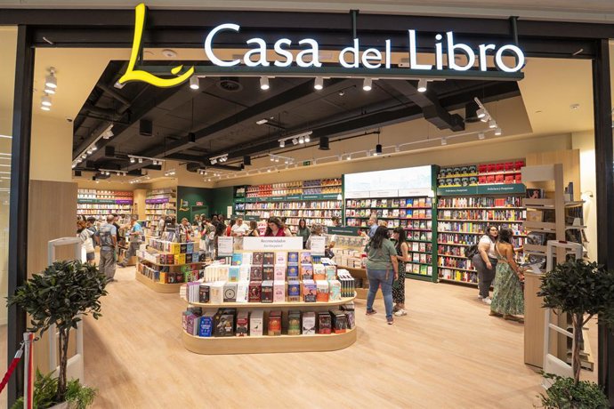 Casa del Libro abre sus puertas en Vallsur con más de 11.500 títulos disponibles