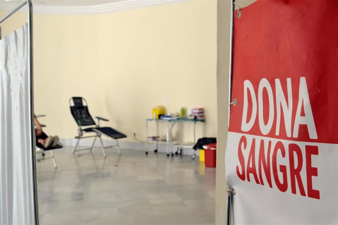 Archivo - El ICHH intensifica la campaña de donación de sangre durante el último fin de semana del año