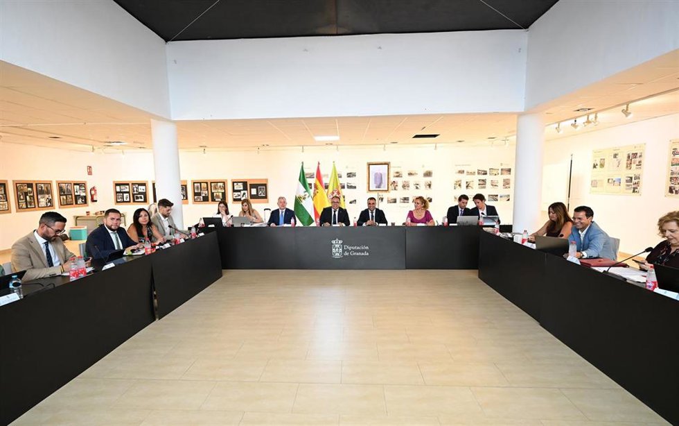 Pleno de la Diputación de Granada en La Herradura