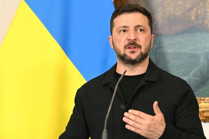 Archivo - 16 June 2025, Austria, Vienna: Ukrainian President Volodymyr Zelensky speaks during a joint press conference with Austrian Chancellor Christian Stocker at the Federal Chancellery in Vienna. Photo: Helmut Fohringer/APA/dpa