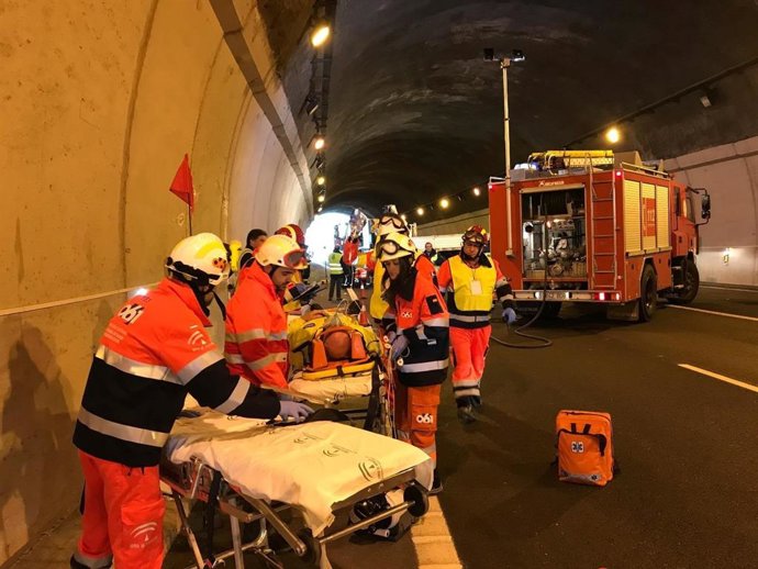 Simulacro con equipos de urgencia y emergencias/Archivo