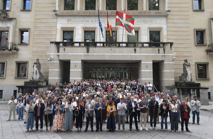 Concentración en defensa del euskera.