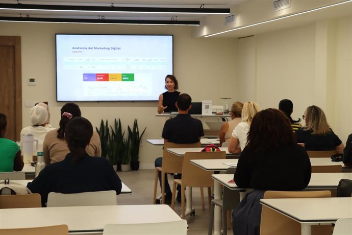 Cáritas lanza la Escuela de Emprendimiento Vital para "convertir" la vulnerabilidad en "motor" de empleo