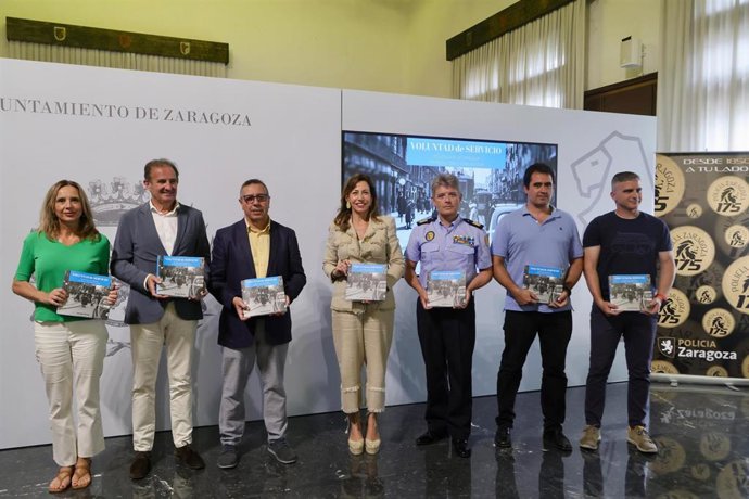 El acto de presentación del libro ha estado presidido por la alcaldesa Natalia Chueca