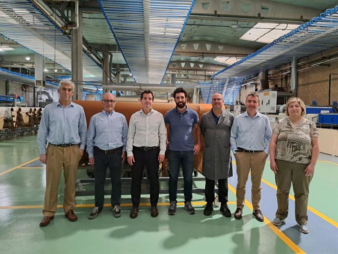 De izda a dcha: Guillermo Alonso, Manuel Ríos (padre), consejero Irujo, Manuel Ríos (hijo), Joan Guisado, Javier Aiape y María Luisa Elguea.