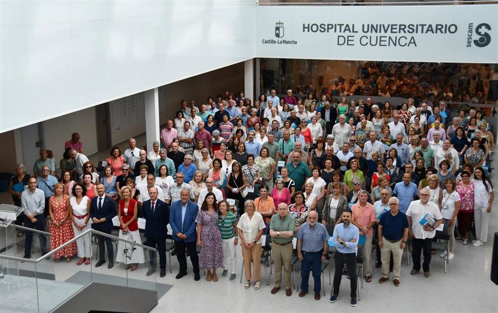 El vicepresidente primero, José Luis Martínez Guijarro, en el Hospital de Cuenca
