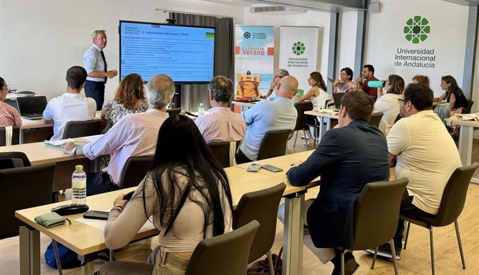 Curso de Verano sobre 'Contratación pública: doctrina aplicada a supuestos reales. El acuerdo Mercosur-UR. Nuevas perspectivas en la contratación internacional' en la UNIA en La Rábida.