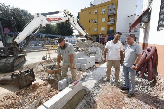 La segunda fase de las obras de reforma integral de la calle Juan Latino.