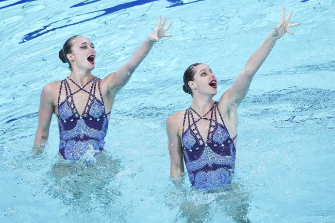 Archivo - XI'AN, June 14, 2025  -- Lilou Lluis Valette/Iris Tio Casas of Spain peform during the women duet free final at the World Aquatics Artistic Swimming World Cup 2025-Super Final in Xi'an, northwest China's Shaanxi Province, June 14, 2025.