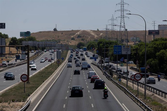 Vehículos en la autovía A3 a la altura del kilómetro 7