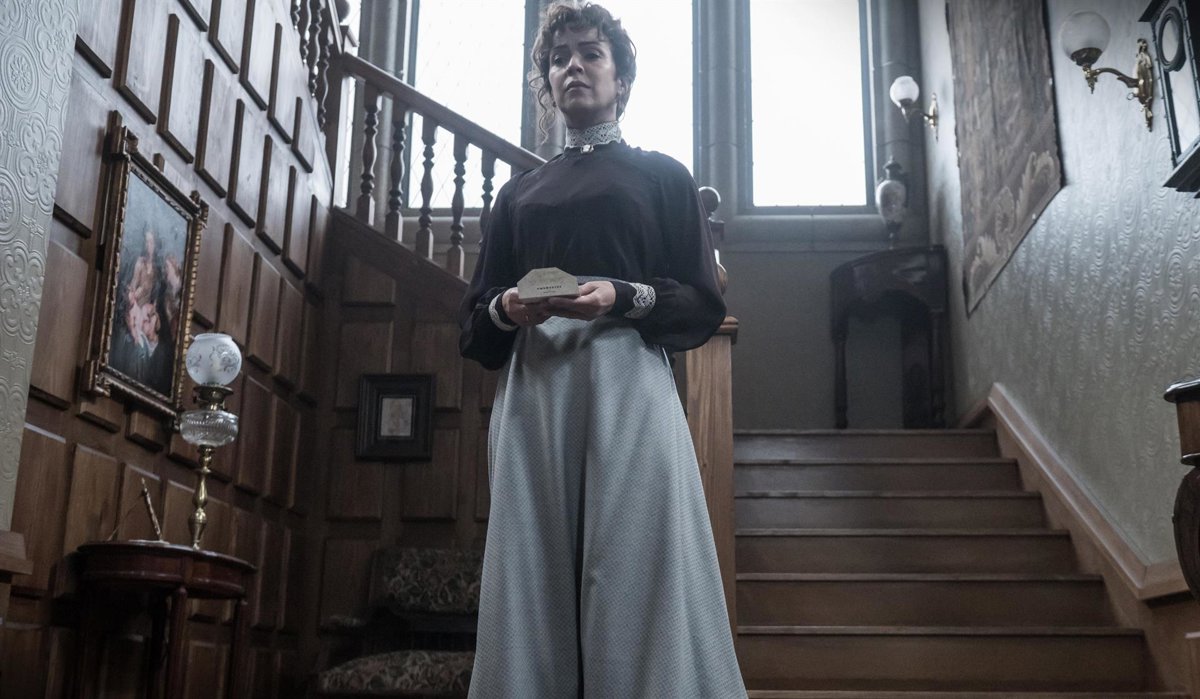 Primer vistazo a Las hijas de la criada, adaptación de la novela de Sonsoles Ónega, que finaliza su rodaje