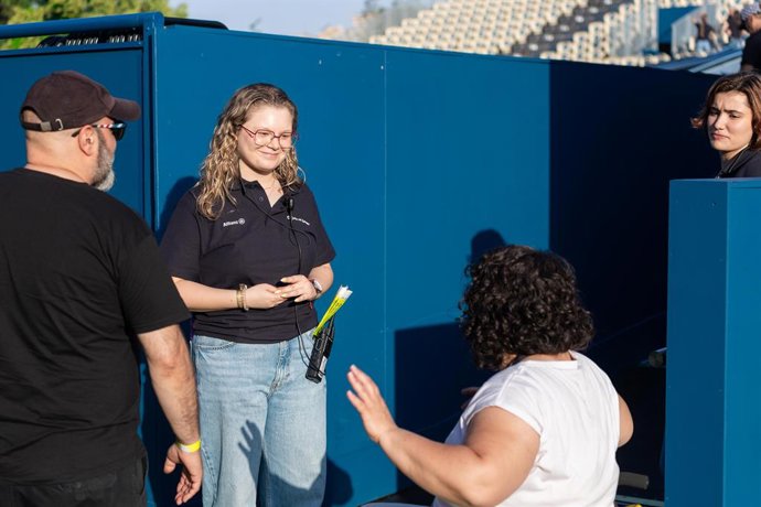Personas con discapacidad auditiva tendrán la oportunidad de vivir el concierto a través de mochilas vibratorias.