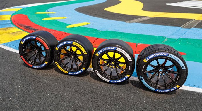 Archivo - Michelin reduce su beneficio neto casi un 27,7% hasta los 840 millones de euros en el primer semestre.