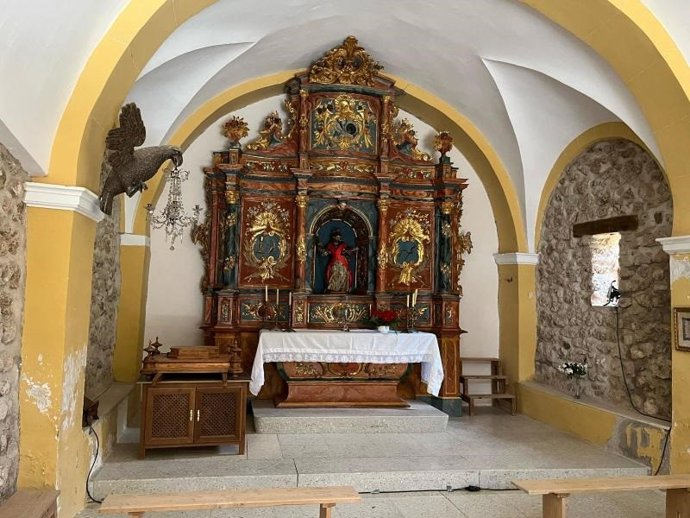 El Gobierno de La Rioja financia la restauración del retablo de la ermita de Santiago de Viniegra de Abajo