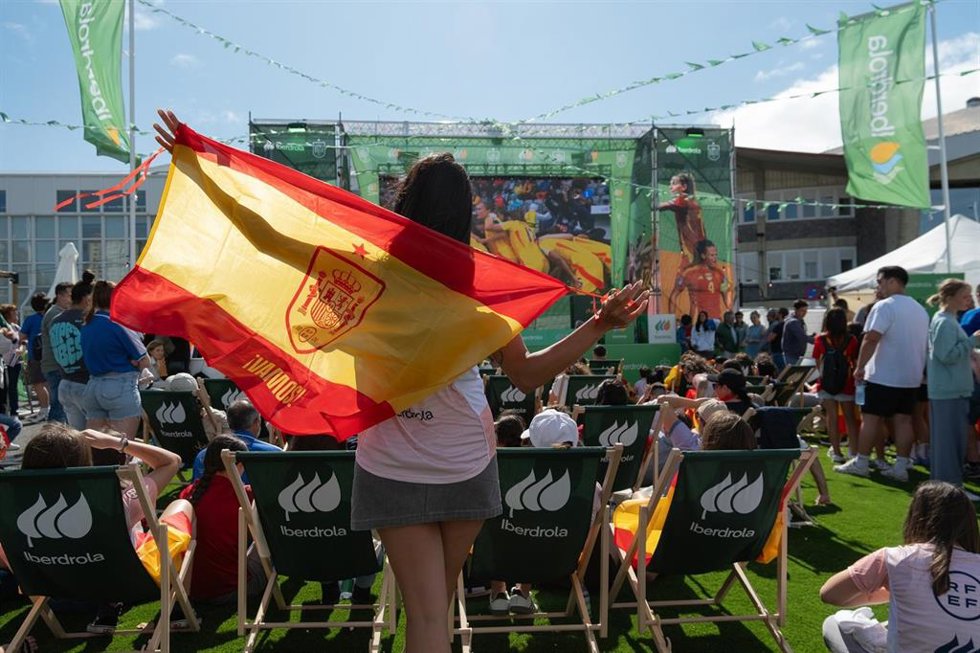 Fútbol/Selección.- Iberdrola activa una 'fan zone' en Oviedo con pantalla gigante para ver el Alemania-España de la EURO