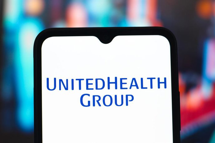 Archivo - April 6, 2025, Canada: In this photo illustration, the UnitedHealth Group logo is seen displayed on a smartphone screen.
