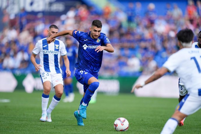 Archivo - Yellu Santiago of Getafe CF in action during the Spanish League, LaLiga EA Sports, football match played between Getafe CF and CD Leganes at Coliseum de Getafe stadium on September 22, 2024, in Getafe, Madrid, Spain.
