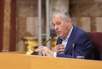 Sanz pide a Montero y Fernández que reclamen a Sánchez "las inversiones que Sevilla necesita"