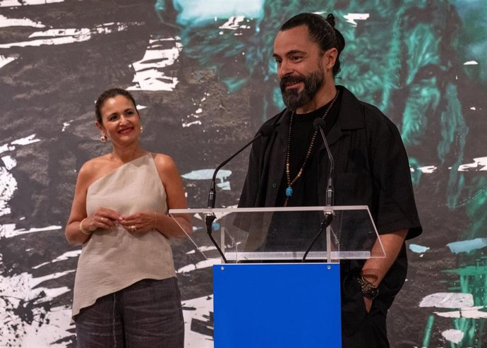 Imágenes de la exposición de Emilio Fornieles inaugurada esta tarde en la sala de la Provincia