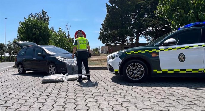 Actuación de la Guardia Civil contra el tráfico de drogas.