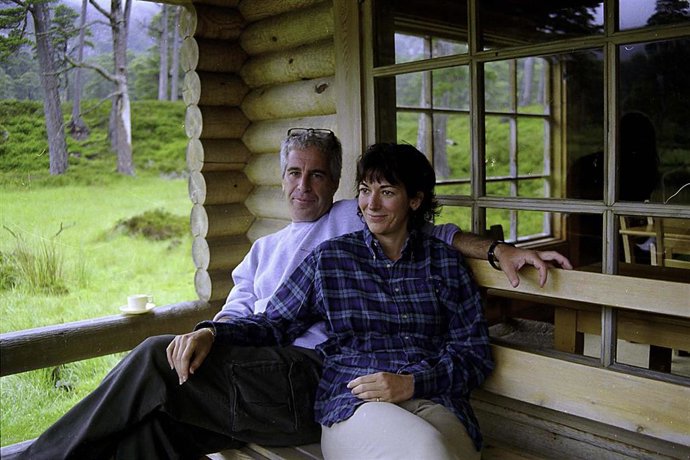 Archivo - Jeffrey Epstein y Ghislaine Maxwell.