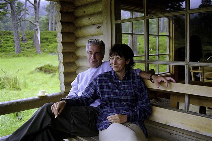 Archivo - Arquivo - 10 de dezembro de 2021: O gabinete do procurador dos EUA divulgou imagens durante o julgamento de Ghislaine Maxwell, 59 anos, que enfrenta seis acusações federais relacionadas a acusações de exploração sexual de meninas com o criminoso
